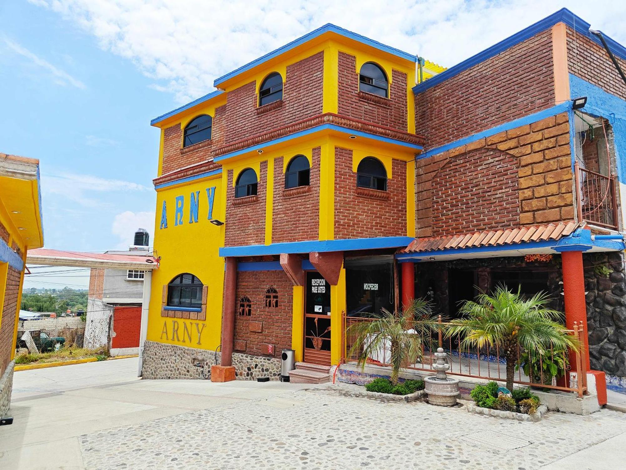 Arny Hotel