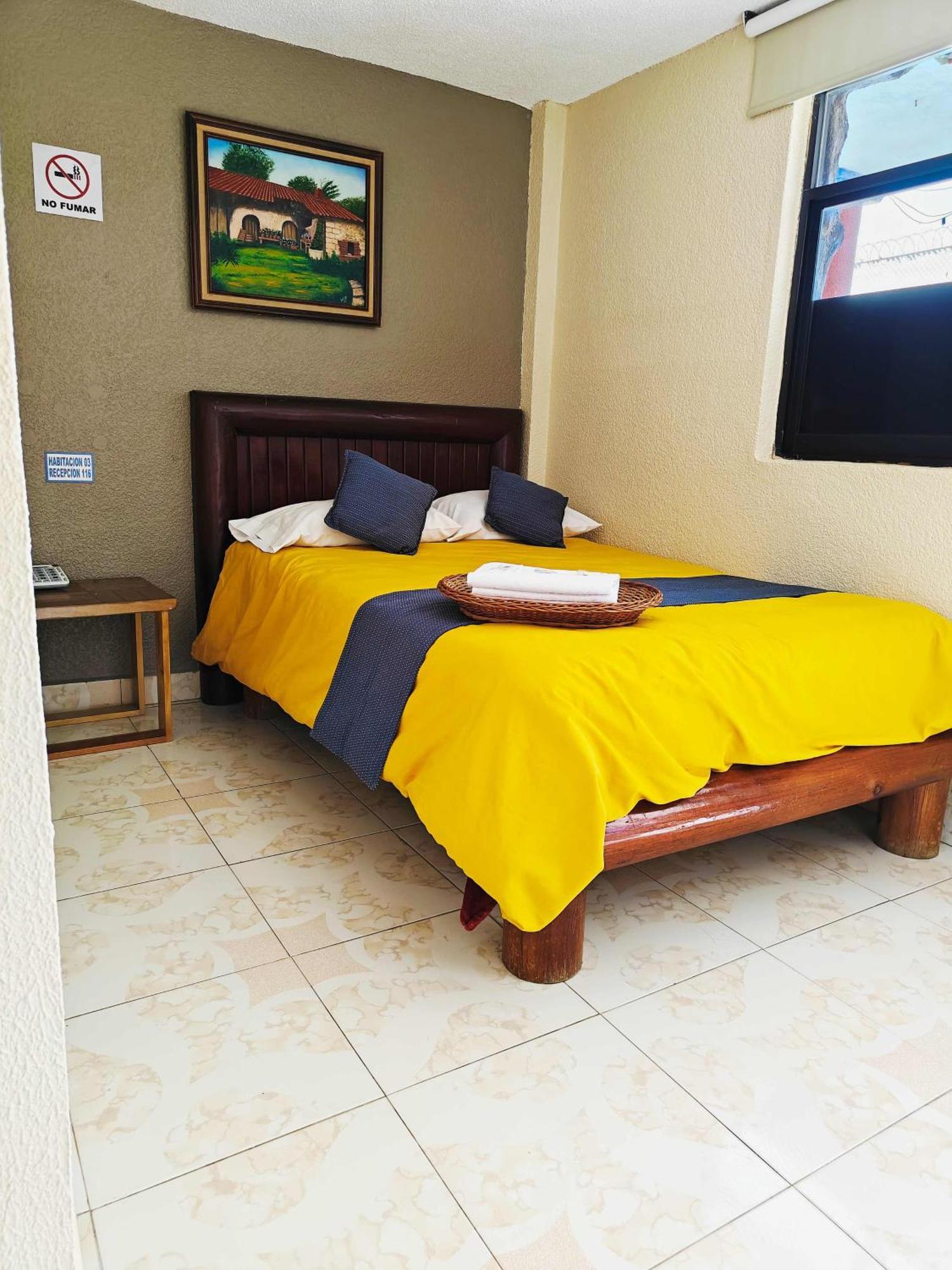 Arny Hotel